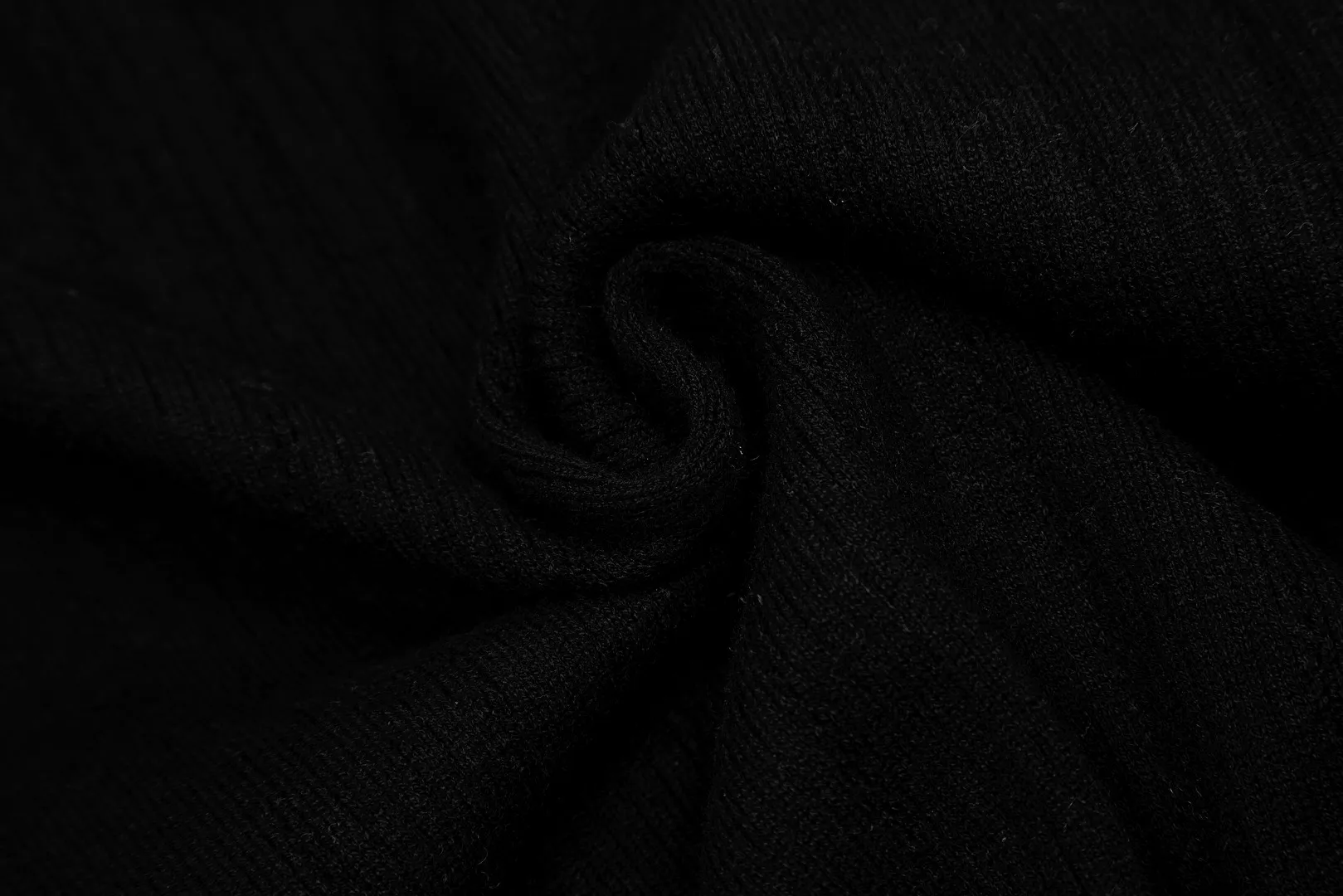 Vivi129 vivienne west wood 24th autumn and winter red label show style vertical stripe hollow knitted petal collar design cardigan West Queen Vivienne heavy industry show limited cardigan knitted sweater wool 2024 autumn latest style 🧩 85% wool blend Size: S -M- L Color: apricot gray blue black